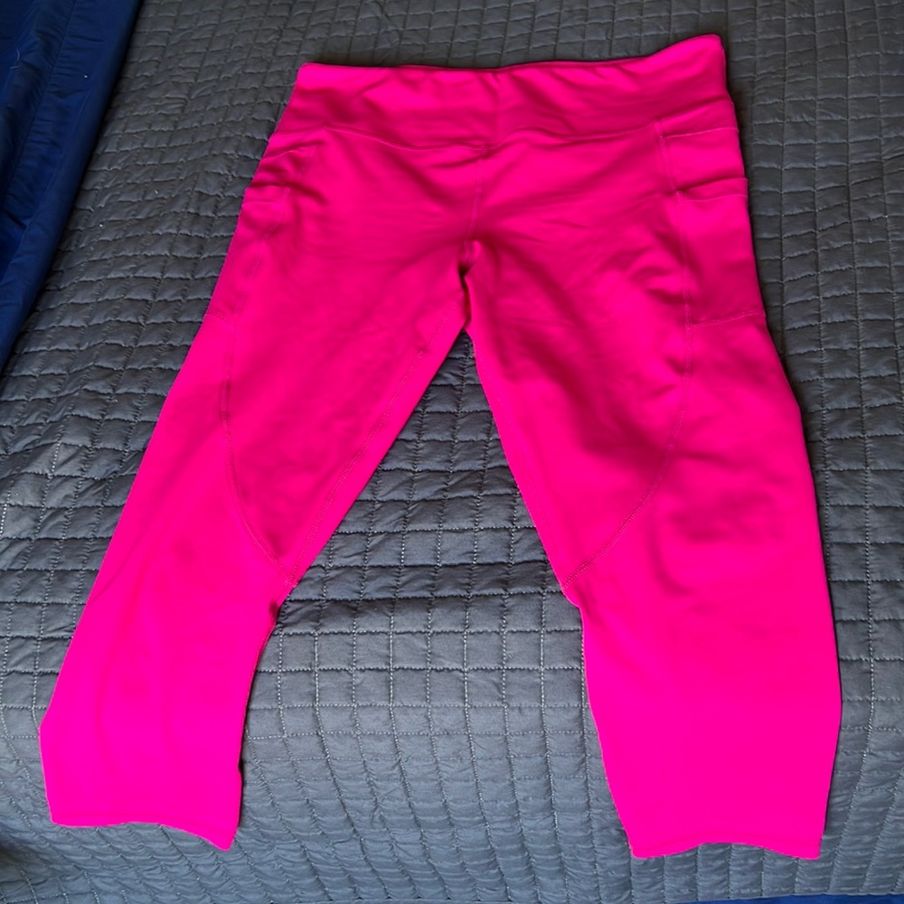 Party Pink Pocket Light n Tight Hi-Rise Capri 20" RC